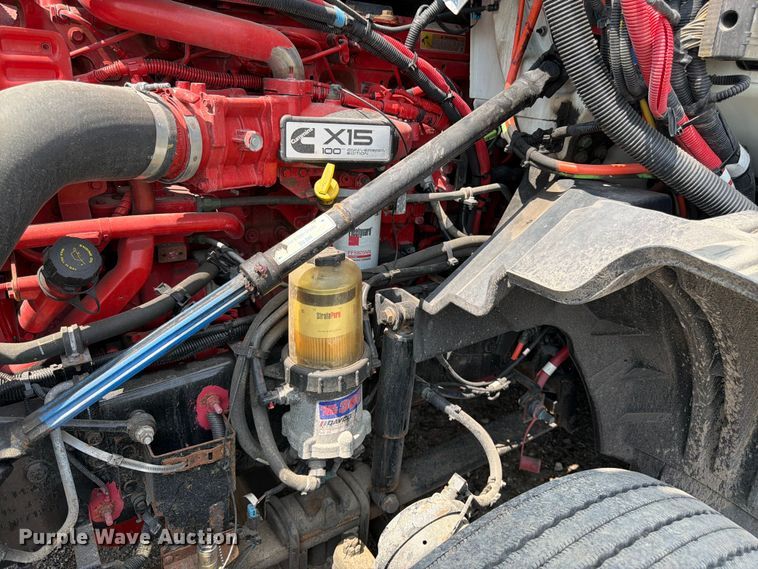 image for item YA2662 2020 International LT625 semi truck