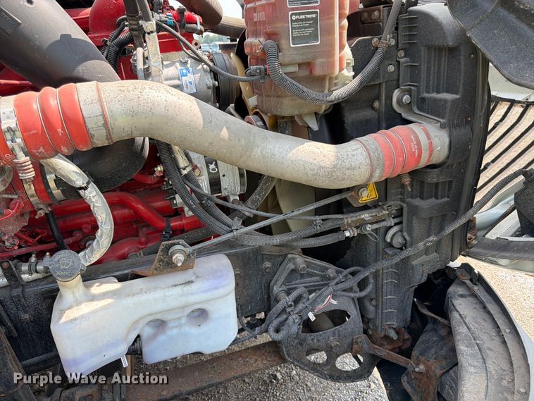 image for item YA2662 2020 International LT625 semi truck
