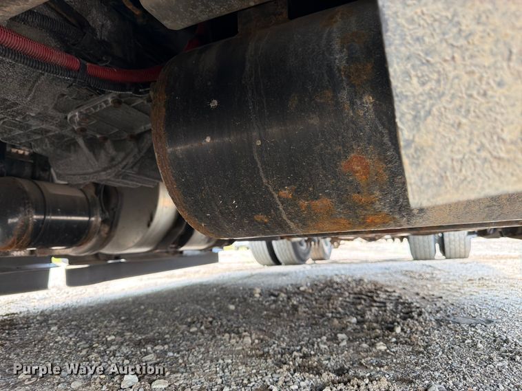 image for item YA2662 2020 International LT625 semi truck