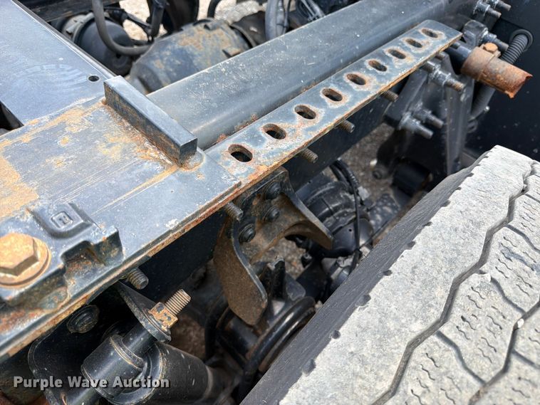 image for item YA2662 2020 International LT625 semi truck
