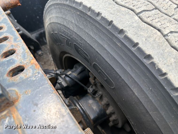 image for item YA2662 2020 International LT625 semi truck