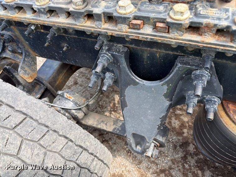 image for item YA2662 2020 International LT625 semi truck