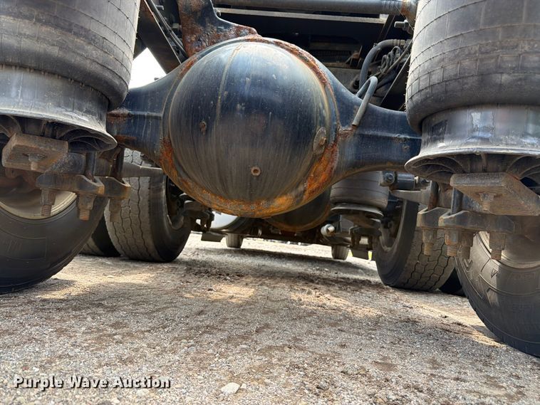 image for item YA2662 2020 International LT625 semi truck
