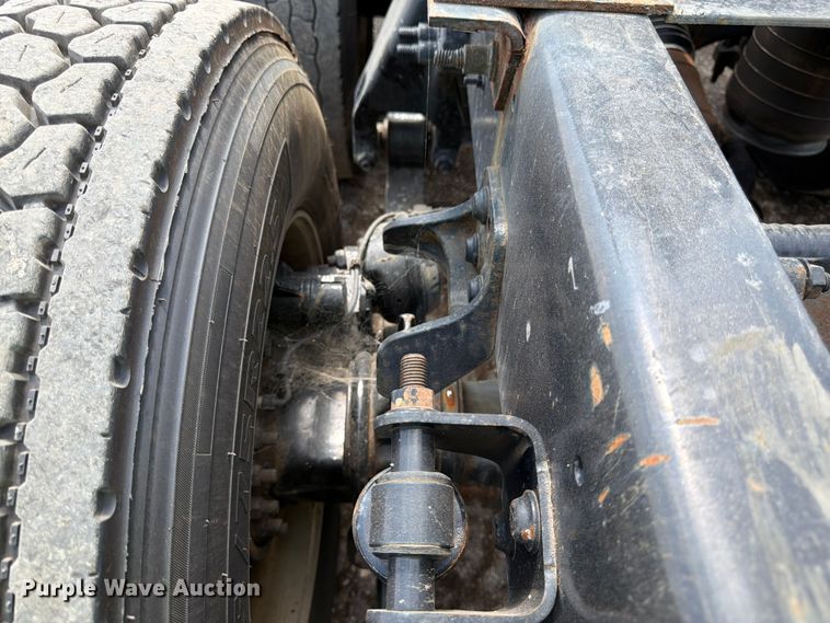 image for item YA2662 2020 International LT625 semi truck