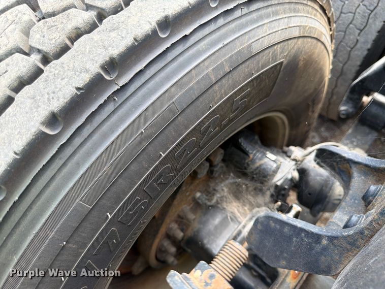 image for item YA2662 2020 International LT625 semi truck