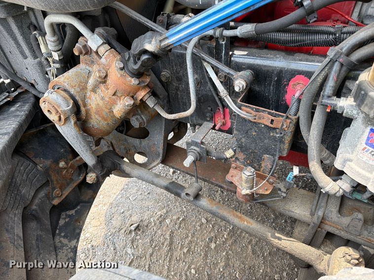 image for item YA2662 2020 International LT625 semi truck