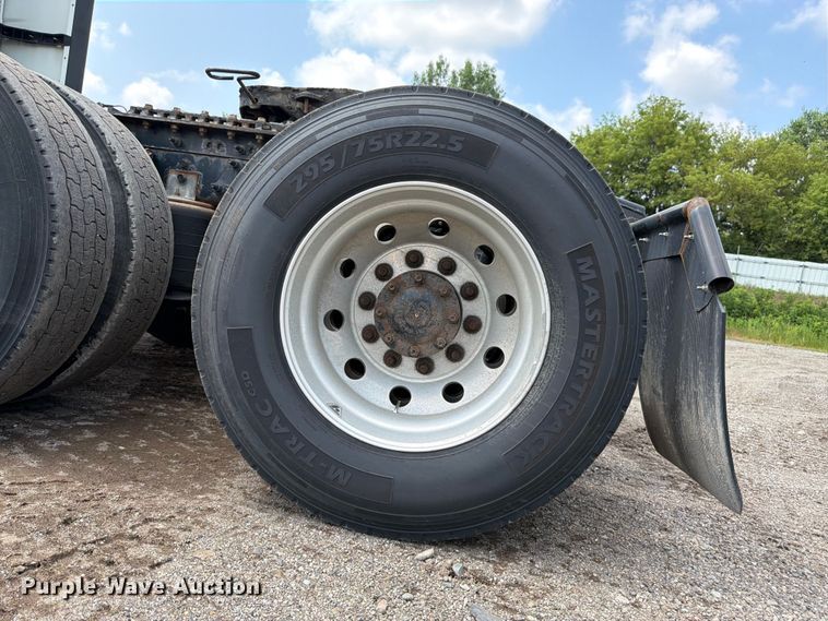 image for item YA2662 2020 International LT625 semi truck
