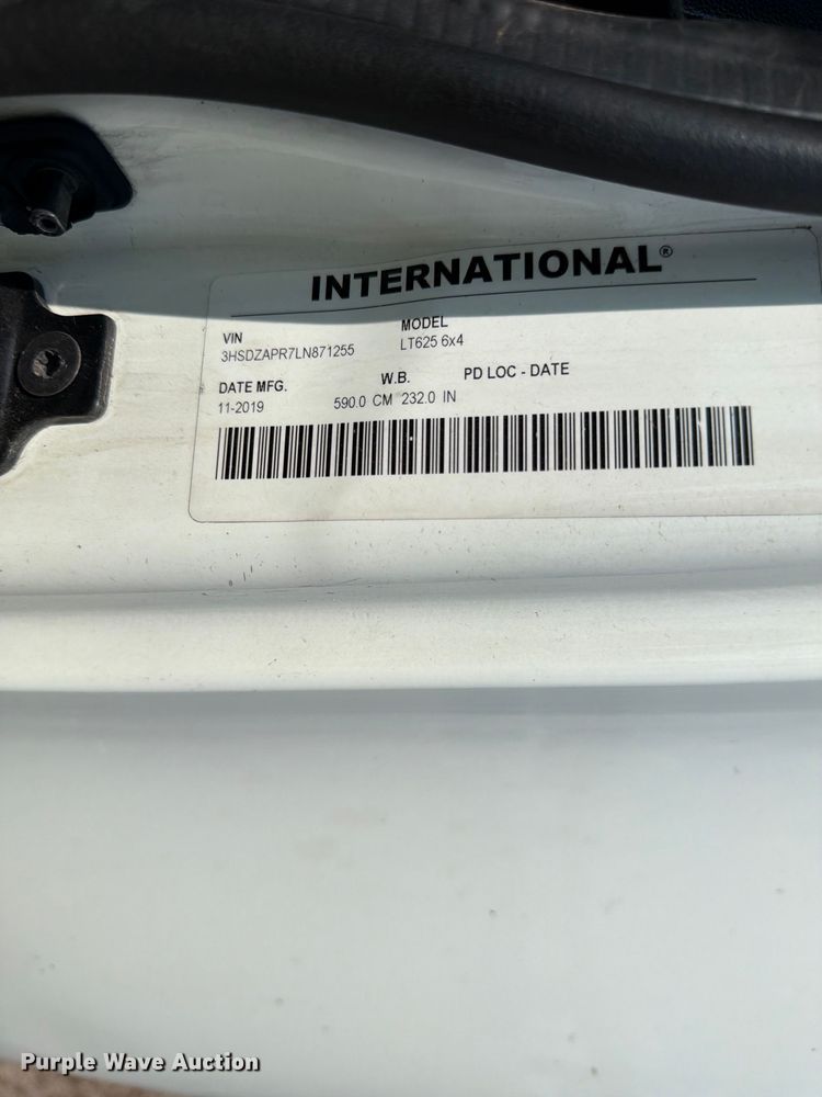 image for item YA2662 2020 International LT625 semi truck