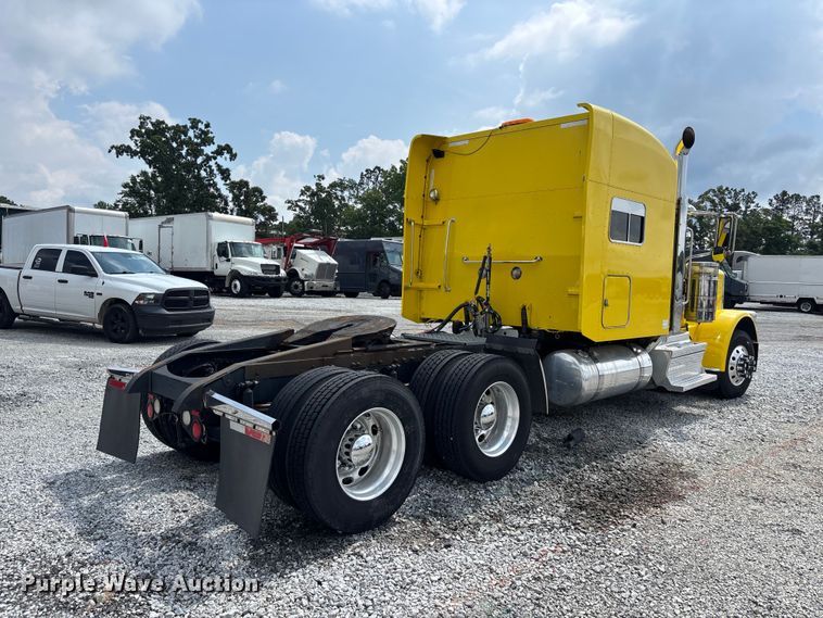 image for item YA2673 2018 Peterbilt 389 semi truck