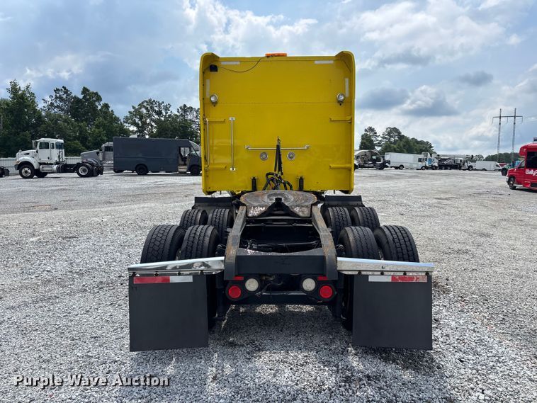 image for item YA2673 2018 Peterbilt 389 semi truck