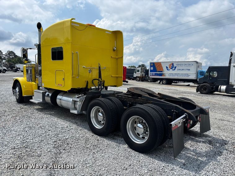 image for item YA2673 2018 Peterbilt 389 semi truck