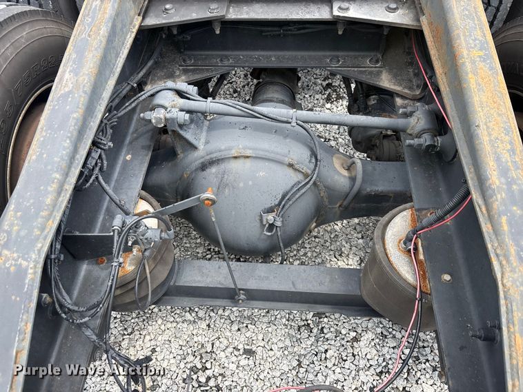image for item YA2673 2018 Peterbilt 389 semi truck