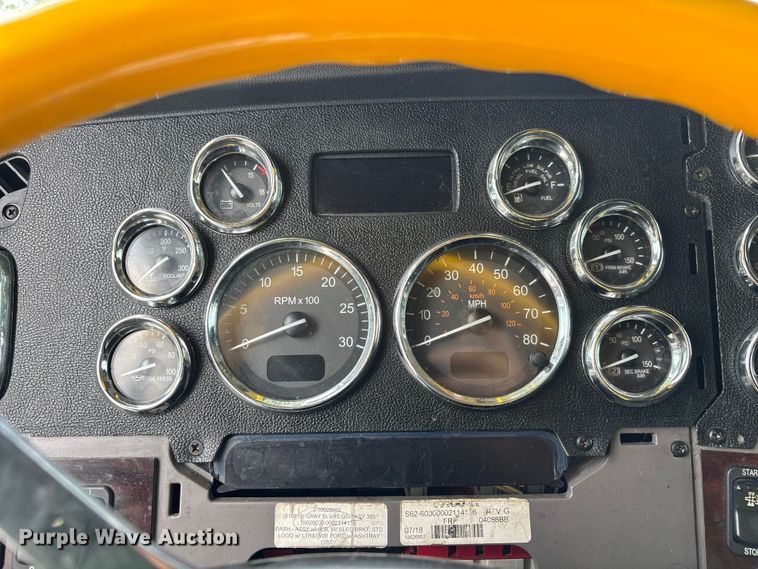 image for item YA2673 2018 Peterbilt 389 semi truck