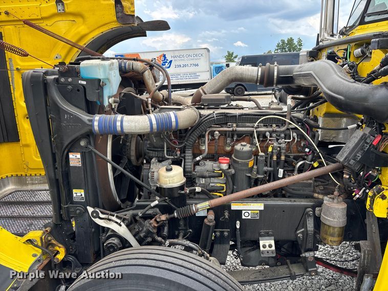 image for item YA2673 2018 Peterbilt 389 semi truck