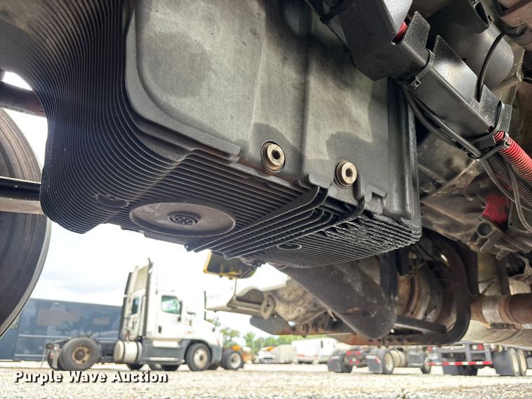 image for item YA2673 2018 Peterbilt 389 semi truck