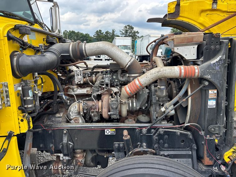image for item YA2673 2018 Peterbilt 389 semi truck