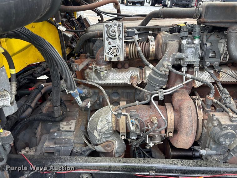 image for item YA2673 2018 Peterbilt 389 semi truck