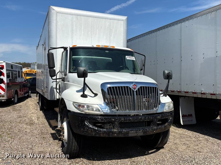 image for item YA2755 2019 International 4300 box truck