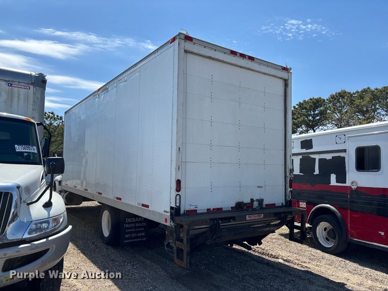 image for item YA2755 2019 International 4300 box truck