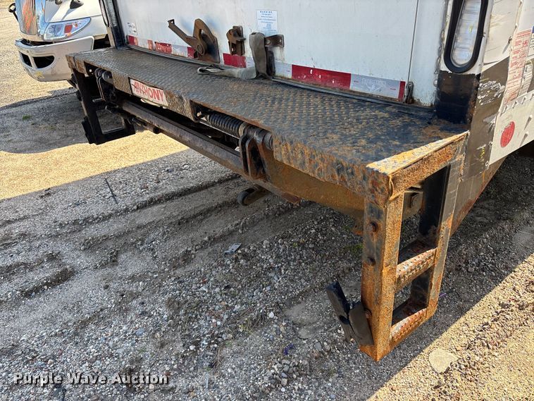 image for item YA2755 2019 International 4300 box truck