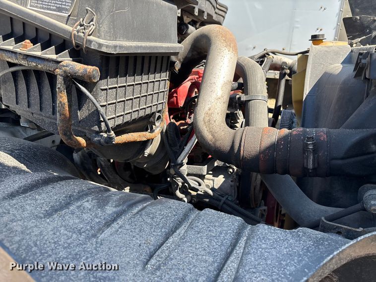 image for item YA2755 2019 International 4300 box truck