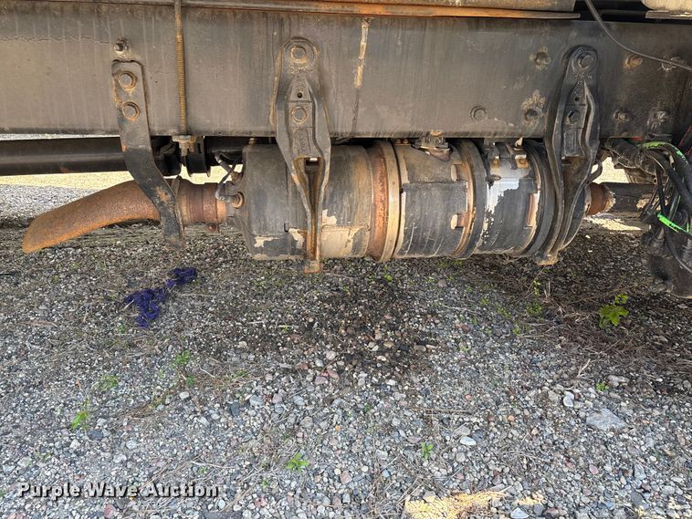image for item YA2755 2019 International 4300 box truck