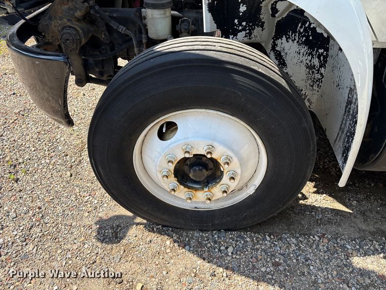 image for item YA2755 2019 International 4300 box truck
