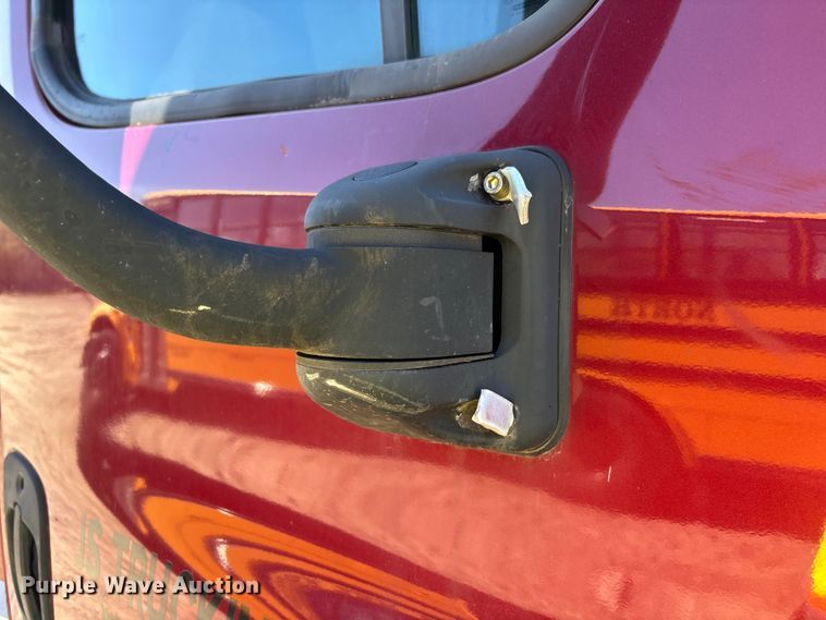 image for item YA3025 2016 Freightliner Cascadia semi truck