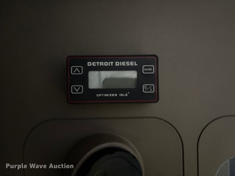 image for item YA3025 2016 Freightliner Cascadia semi truck