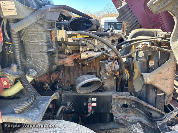 image for item YA3025 2016 Freightliner Cascadia semi truck