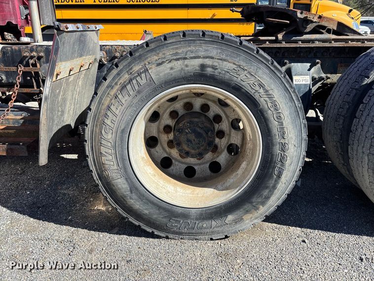 image for item YA3025 2016 Freightliner Cascadia semi truck