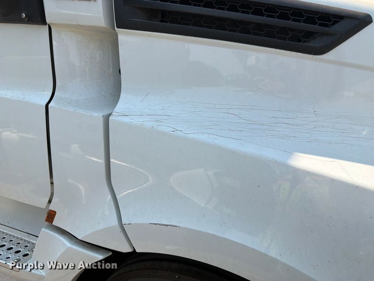 image for item YA3274 2023 Freightliner Cascadia semi truck