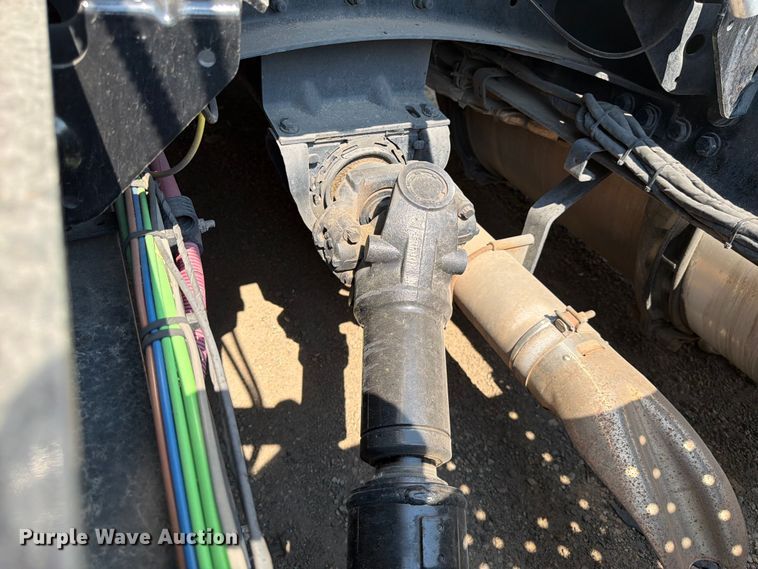 image for item YA3274 2023 Freightliner Cascadia semi truck