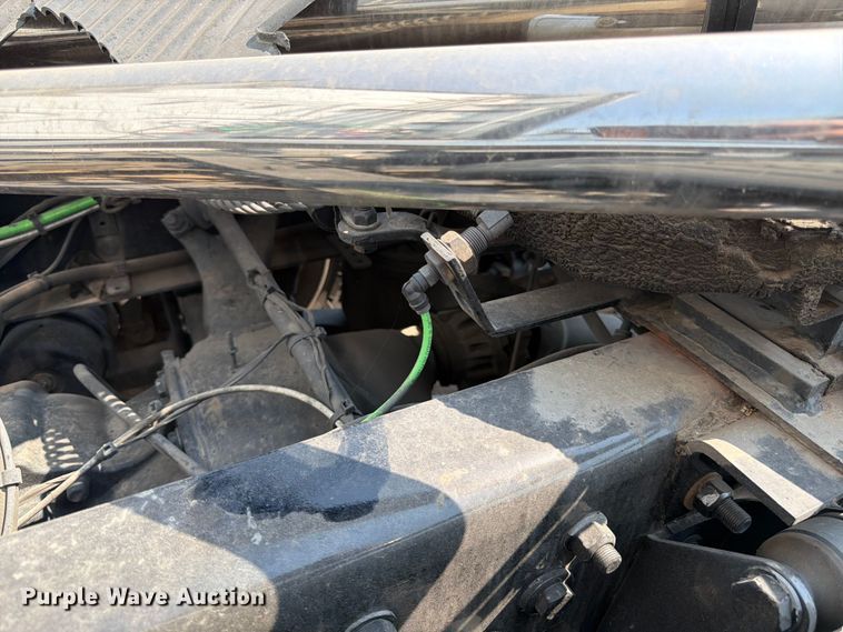 image for item YA3274 2023 Freightliner Cascadia semi truck