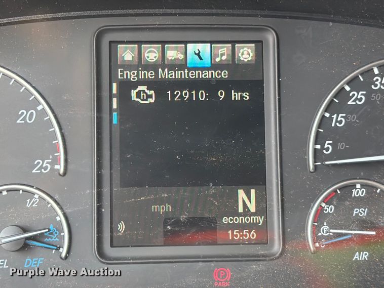 image for item YA3274 2023 Freightliner Cascadia semi truck