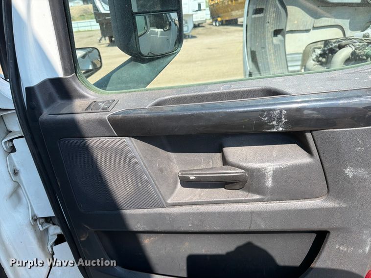 image for item YA3274 2023 Freightliner Cascadia semi truck