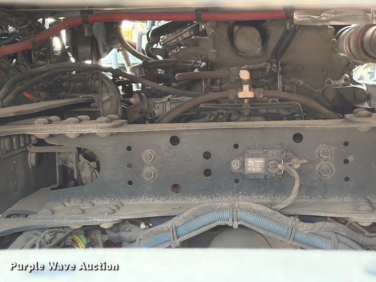 image for item YA3274 2023 Freightliner Cascadia semi truck