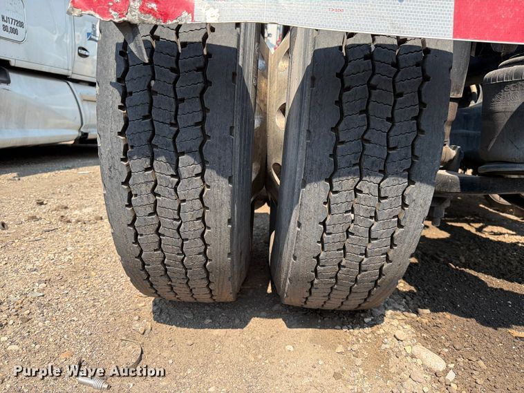 image for item YA3274 2023 Freightliner Cascadia semi truck