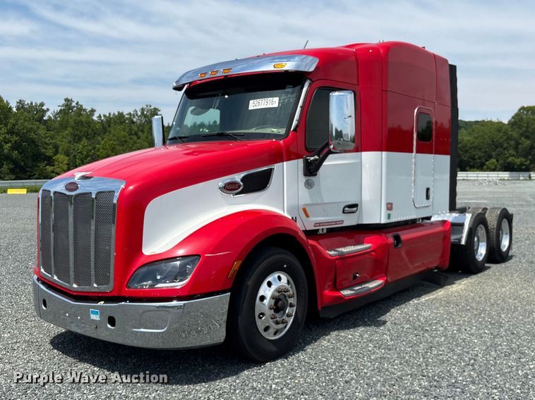 2019 Peterbilt 579 semi truck