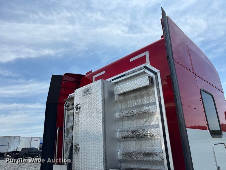 image for item YA3456 2019 Peterbilt 579 semi truck
