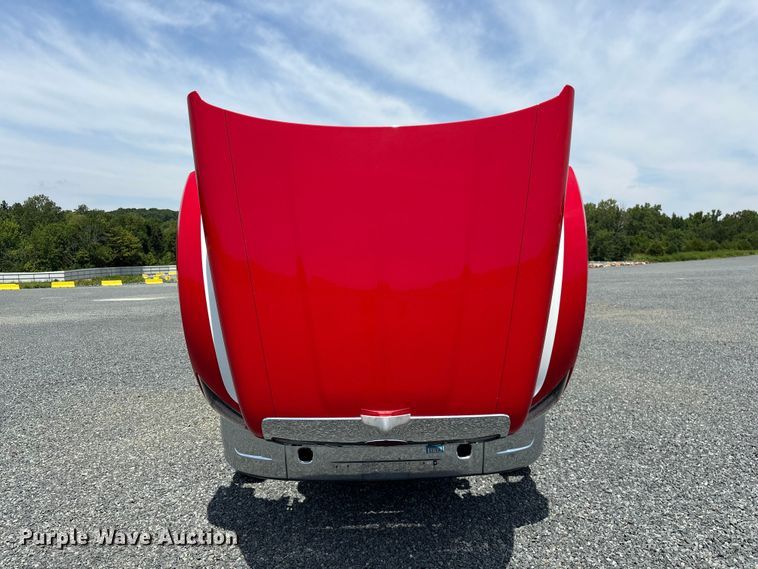 image for item YA3456 2019 Peterbilt 579 semi truck