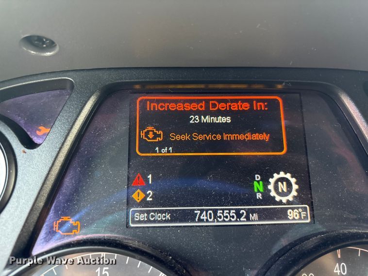 image for item YA3456 2019 Peterbilt 579 semi truck