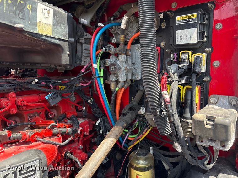 image for item YA3456 2019 Peterbilt 579 semi truck