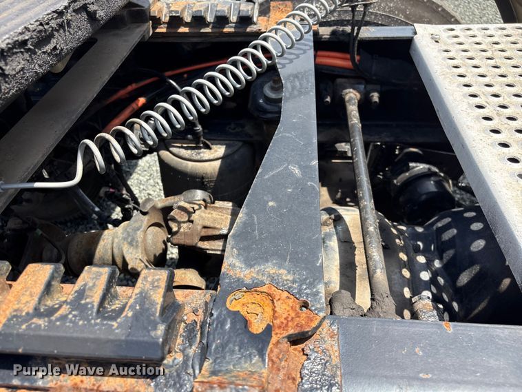 image for item YA3456 2019 Peterbilt 579 semi truck
