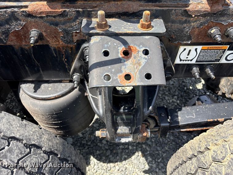 image for item YA3456 2019 Peterbilt 579 semi truck