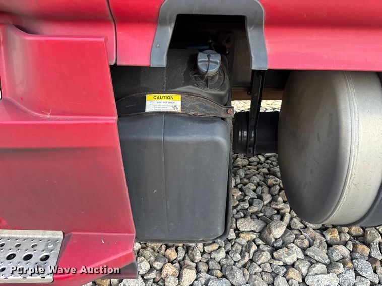 image for item YA3615 2019 Freightliner Cascadia semi truck