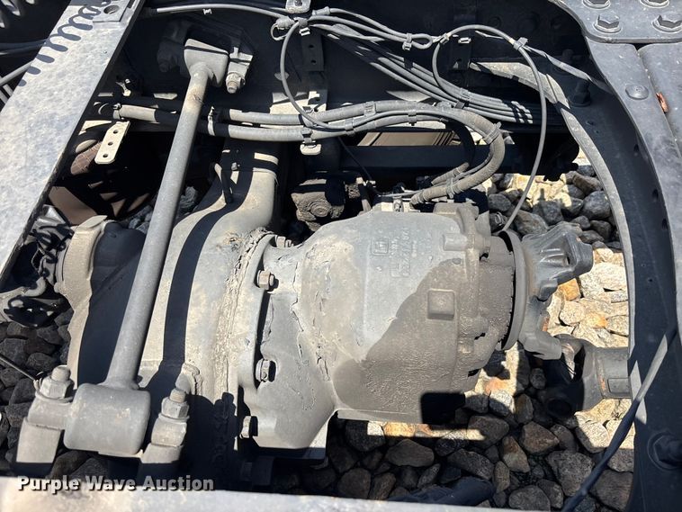 image for item YA3615 2019 Freightliner Cascadia semi truck