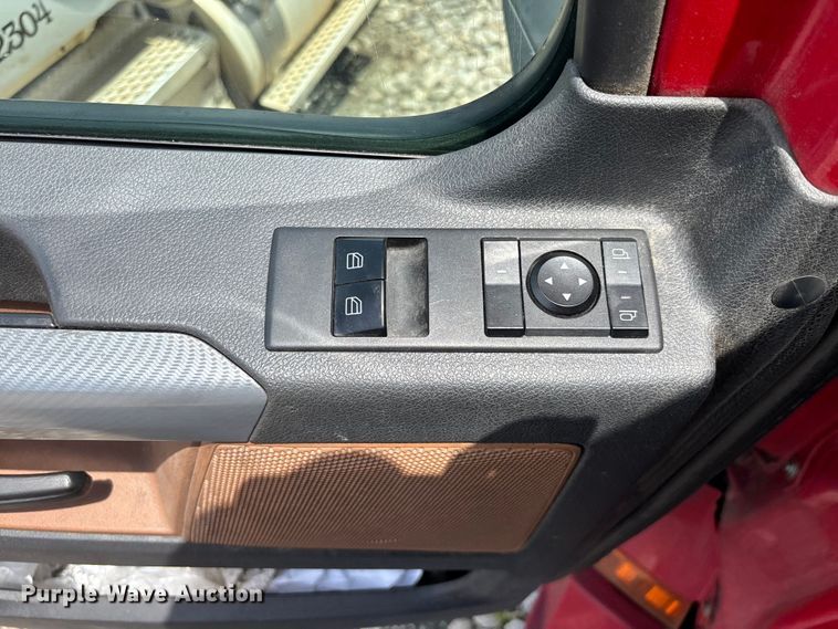 image for item YA3615 2019 Freightliner Cascadia semi truck