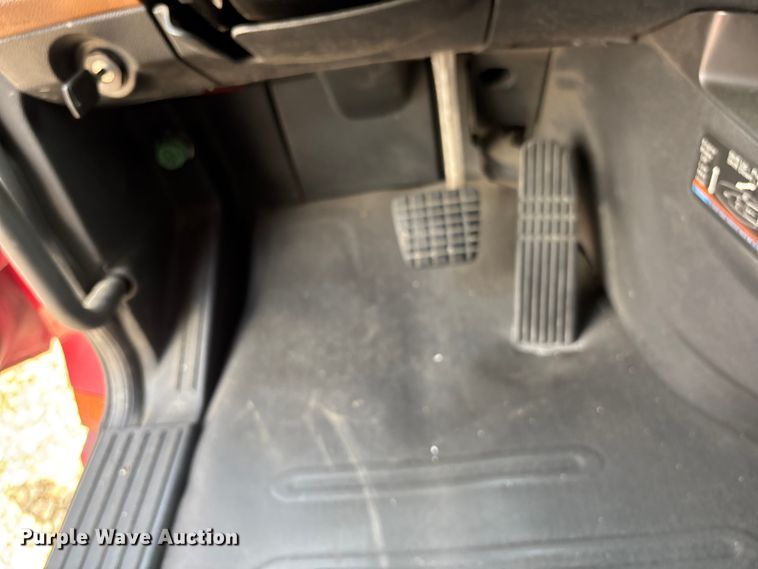 image for item YA3615 2019 Freightliner Cascadia semi truck