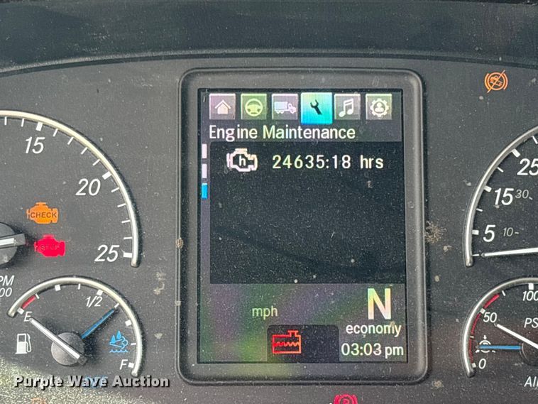 image for item YA3615 2019 Freightliner Cascadia semi truck